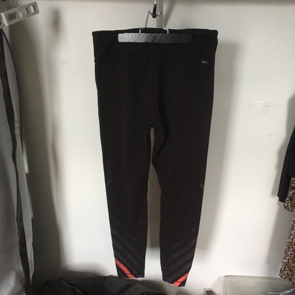 New Balance grey/pink work out leggings, Large - Picture 2 of 4